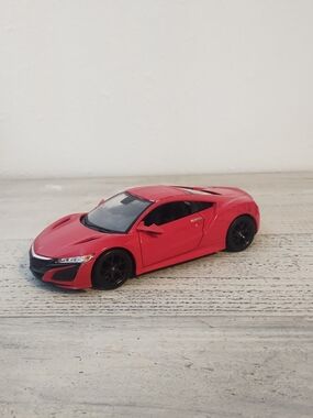 Maisto Special Edition 2018 Acura NSX 1:24 Scale Diecast Model Red by Maisto
